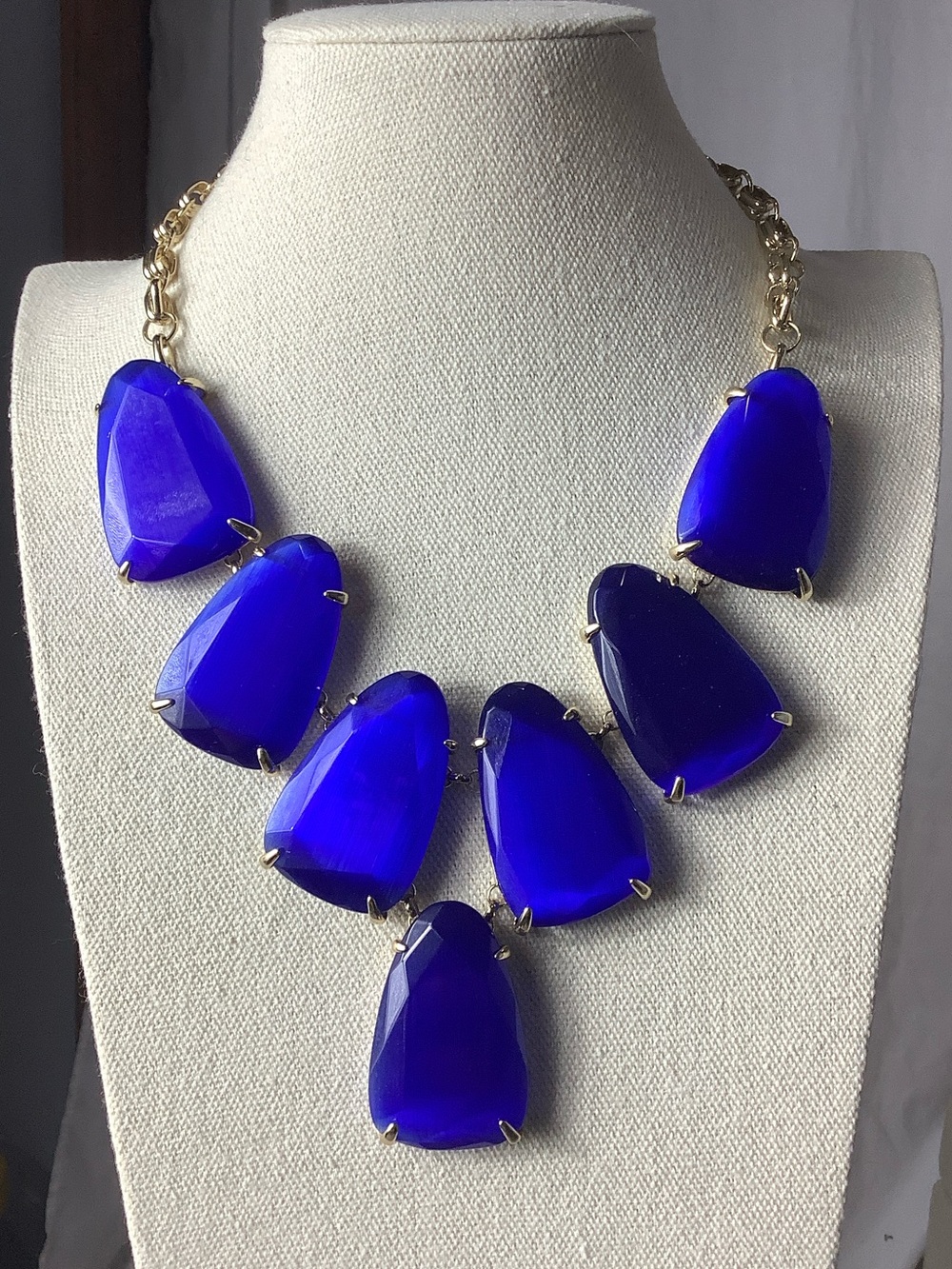 Kendra Scott Cobalt Blue Faceted Statement Necklace and earrings